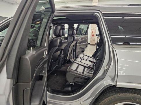 Used 2018 Jeep Grand Cherokee Overland AWD/4WD image 9