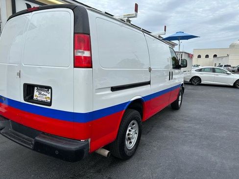 Used 2018 Chevrolet Express 2500 w/ Driver Convenience Package image 6
