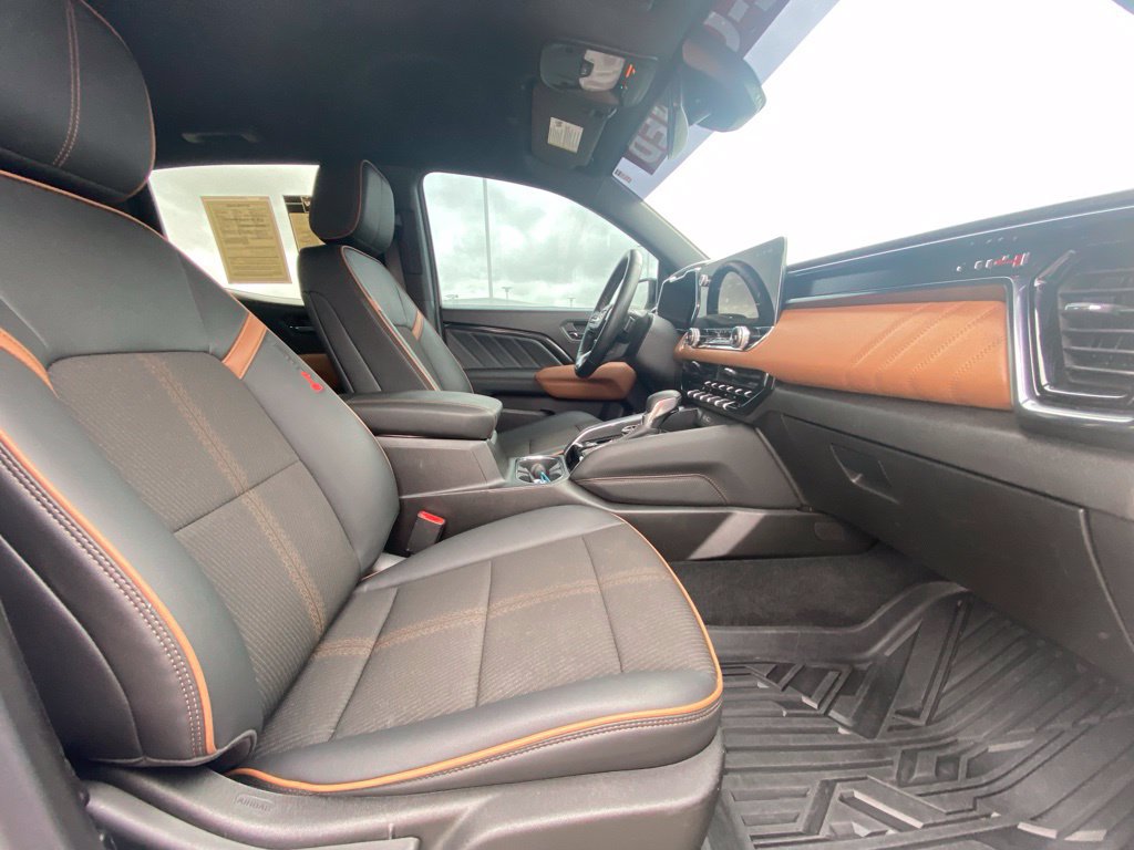 Used 2025 GMC Canyon AT4 AWD/4WD image 32