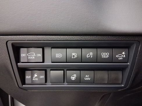 Used 2026 Toyota Sequoia Capstone image 18