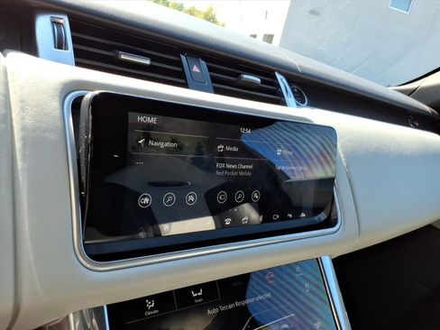 Used 2018 Land Rover Range Rover Sport SVR image 19