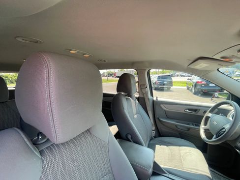Used 2017 Chevrolet Traverse LS FWD image 36