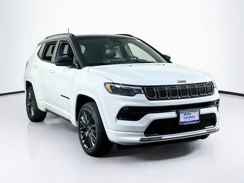 Used 2023 Jeep Compass High Altitude AWD/4WD image 3