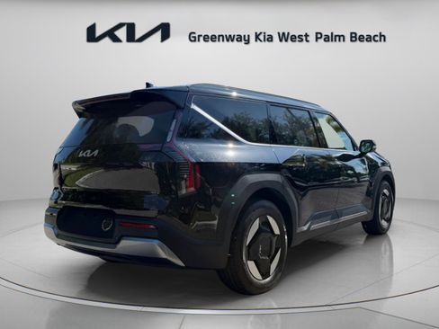 Certified 2026 Kia EV9 Wind AWD/4WD image 7