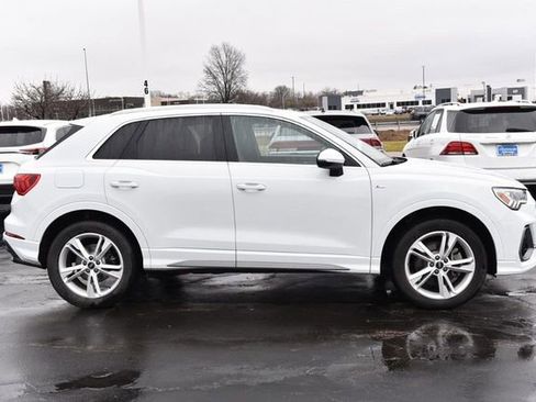 Used 2023 Audi Q3 2.0T Premium w/ Convenience Package image 5