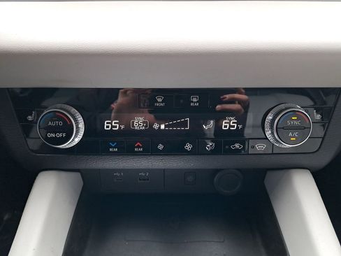 Used 2023 Mitsubishi Outlander SEL 40th Anniversary AWD/4WD image 22