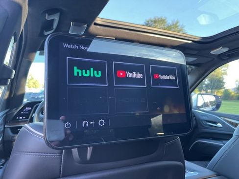 Certified 2024 Cadillac Escalade Sport Platinum w/ Heavy-Duty Trailer Package image 51