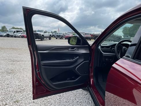 Used 2021 Jeep Grand Cherokee L Limited AWD/4WD image 26