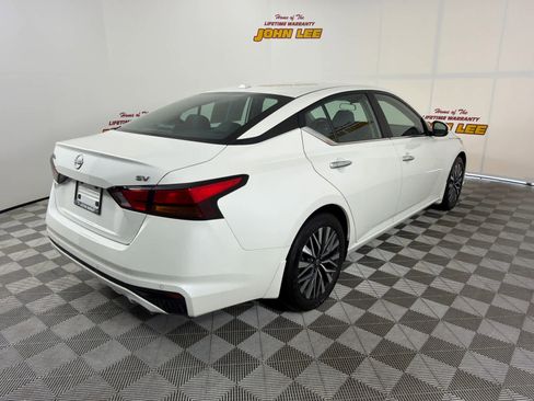 Certified 2024 Nissan Altima 2.5 SV w/ SV Premium Package FWD image 6