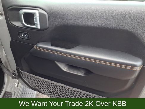 Used 2022 Jeep Wrangler Unlimited Sahara image 22