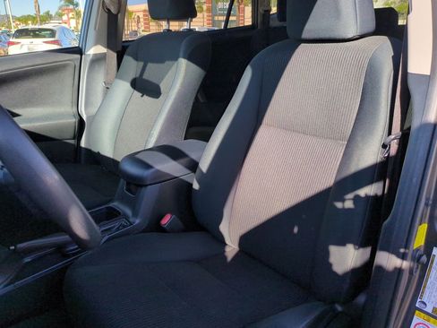 Used 2016 Toyota RAV4 LE image 11