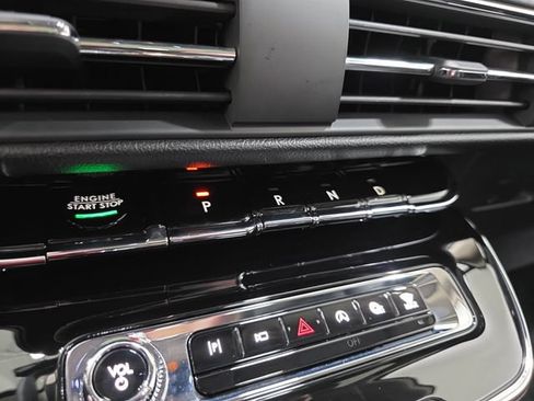 Used 2025 Lincoln Corsair AWD w/ Equipment Group 101A image 21