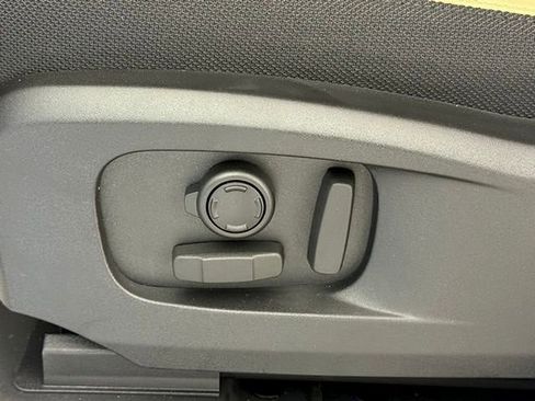 New 2025 Land Rover Defender 110 V8 image 27