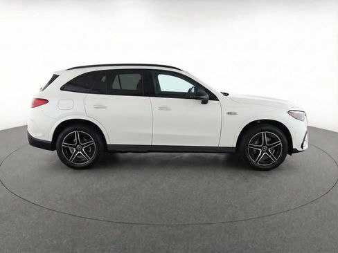 Used 2025 Mercedes-Benz GLC 350e 4MATIC image 8