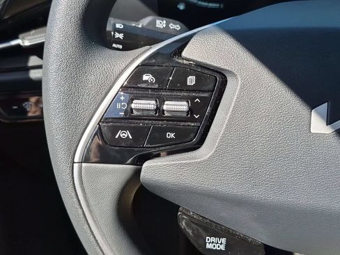 Used 2025 Kia Niro LX FWD image 21