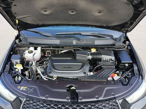 Used 2024 Chrysler Pacifica Touring-L image 31