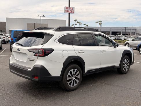 Certified 2025 Subaru Outback Premium AWD/4WD image 5