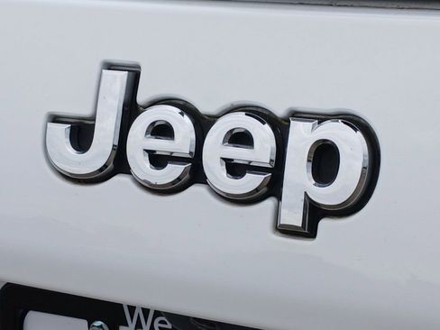 Certified 2022 Jeep Cherokee Latitude Lux image 28