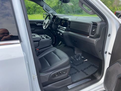 Used 2024 GMC Sierra 1500 SLT image 8