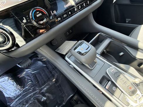 New 2026 Nissan Pathfinder SV AWD/4WD image 19