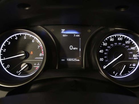 Used 2022 Toyota Camry SE FWD image 34