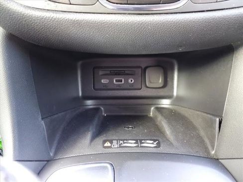 Used 2021 Chevrolet Equinox Premier image 10