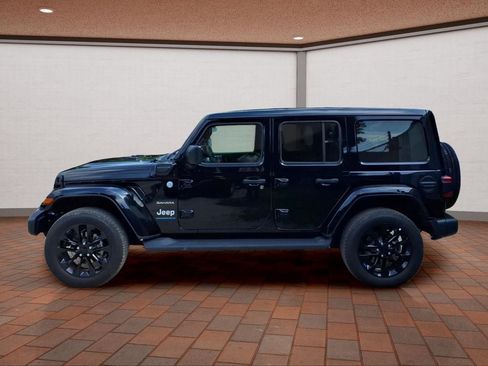 Used 2023 Jeep Wrangler Unlimited Sahara w/ Cold Weather Group AWD/4WD image 8