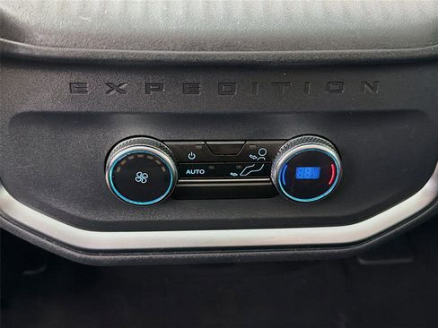 Used 2025 Ford Expedition Max Active AWD/4WD image 26