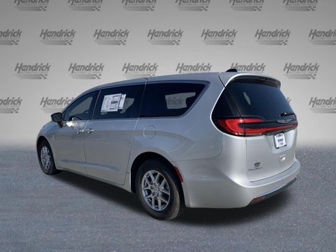 New 2026 Chrysler Pacifica Select image 6