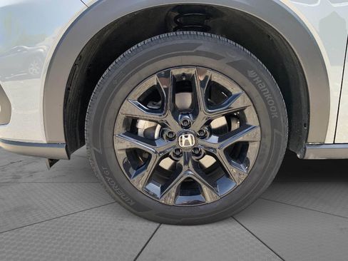 Certified 2025 Honda HR-V Sport image 9