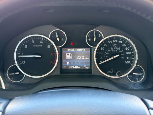 Used 2017 Toyota Tundra Platinum AWD/4WD image 19