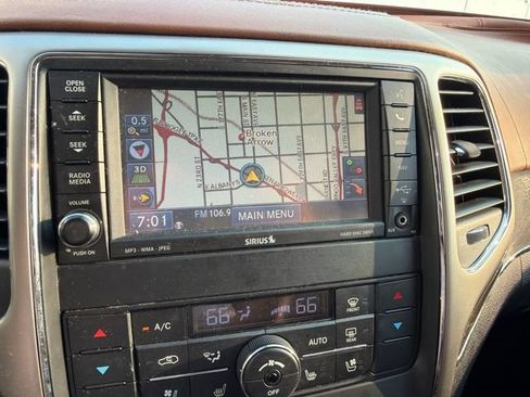 Used 2012 Jeep Grand Cherokee Overland Summit AWD/4WD image 12