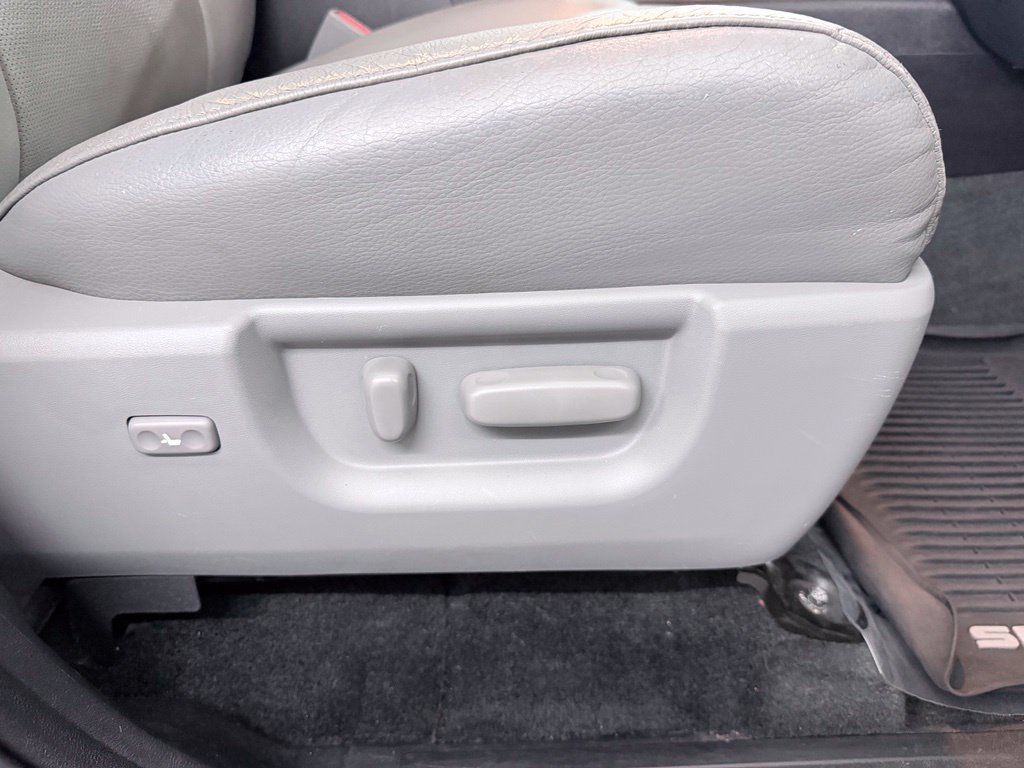 Used 2018 Toyota Sequoia Platinum AWD/4WD image 45