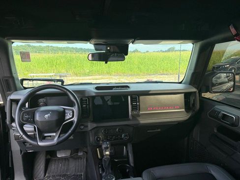 Used 2024 Ford Bronco Big Bend AWD/4WD image 2