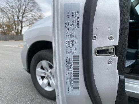 Used 2016 RAM 1500 Express image 32