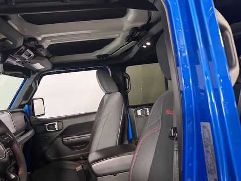 Used 2024 Jeep Wrangler Unlimited Rubicon w/ Capability Package image 26