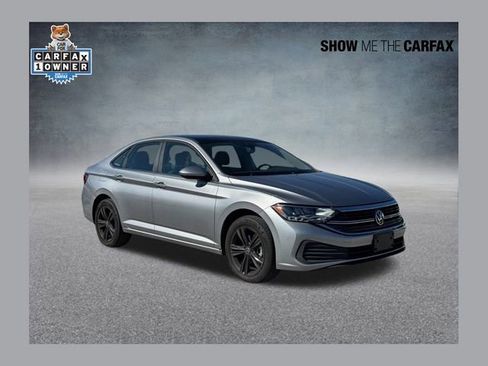 Used 2024 Volkswagen Jetta SE image 1