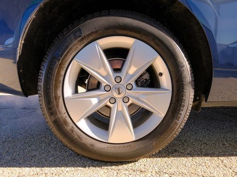 Used 2022 Volvo XC60 B5 Momentum image 42