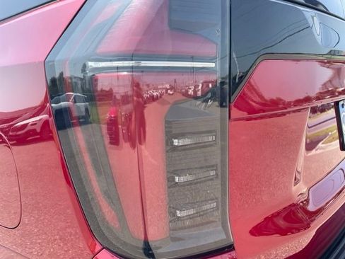 Used 2025 Chevrolet Tahoe LS RWD image 7