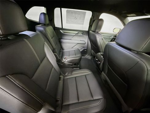 New 2026 GMC Acadia Elevation w/ Elevation Premium Package AWD/4WD image 21