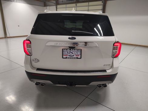 Used 2021 Ford Explorer King Ranch w/ Premium Technology Package AWD/4WD image 12