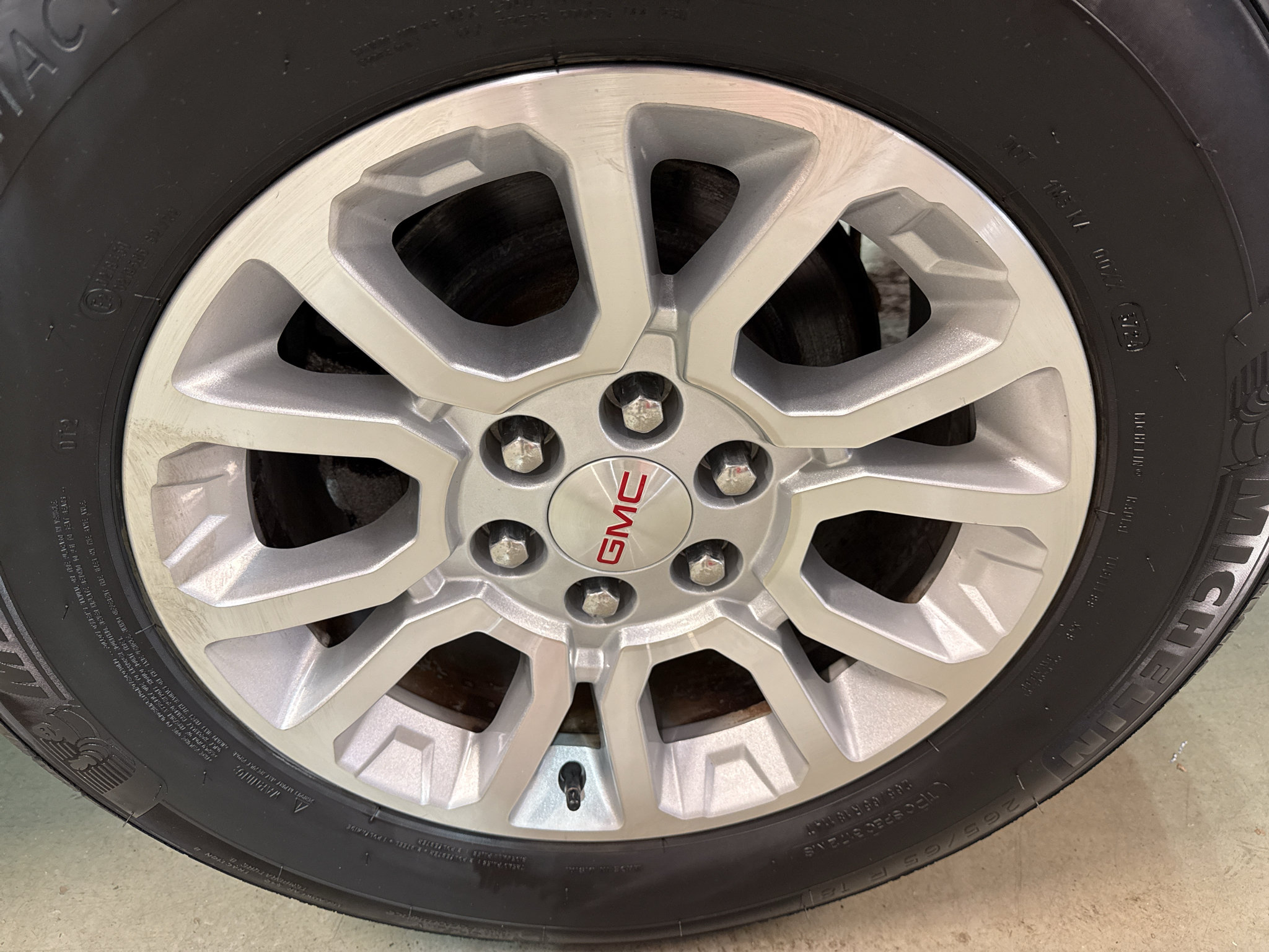 Used 2019 GMC Yukon XL SLT w/ Open Road Package AWD/4WD image 38