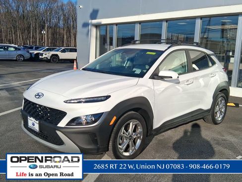 Used 2023 Hyundai Kona SEL image 3