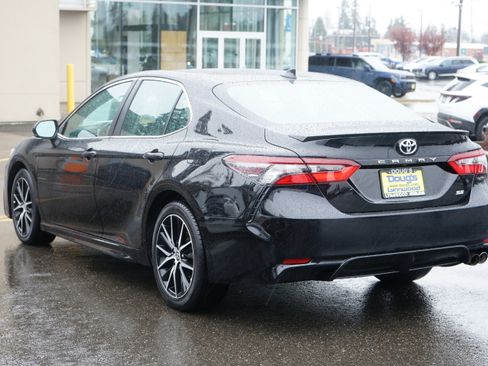 Used 2023 Toyota Camry SE image 5