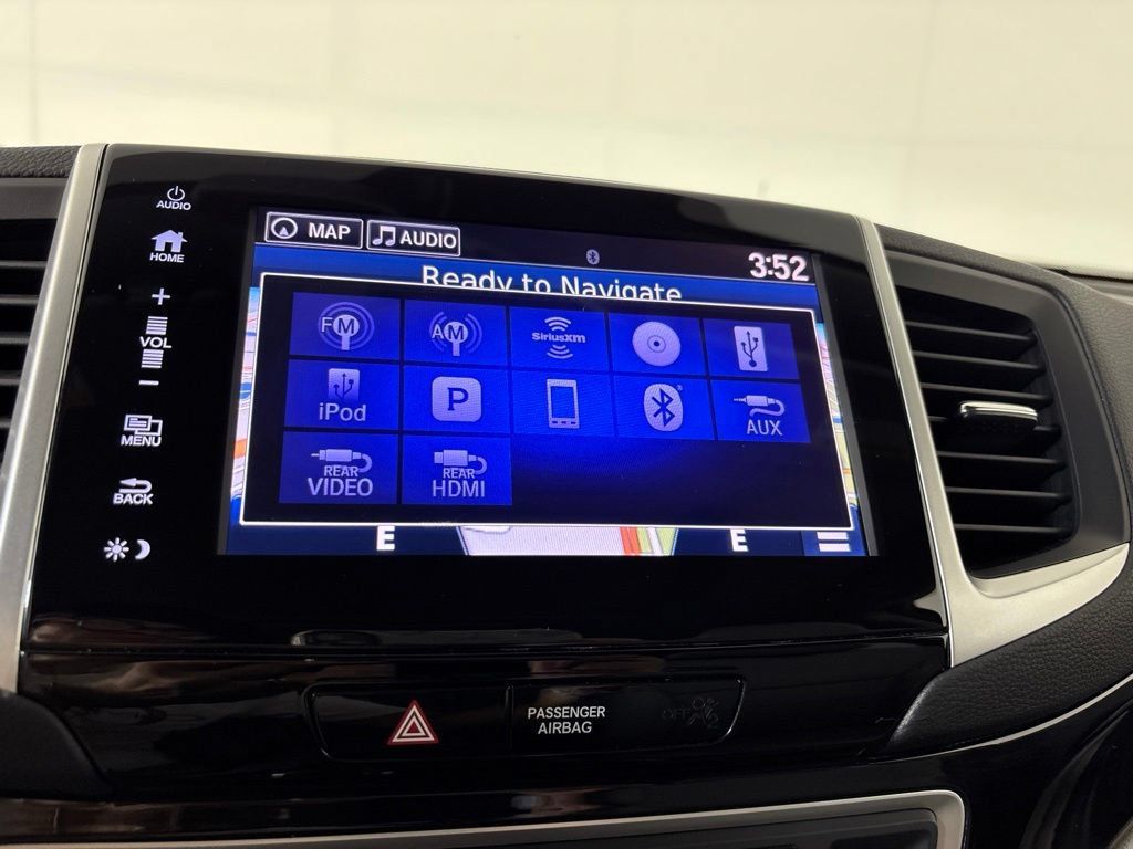 Used 2017 Honda Pilot Touring image 33