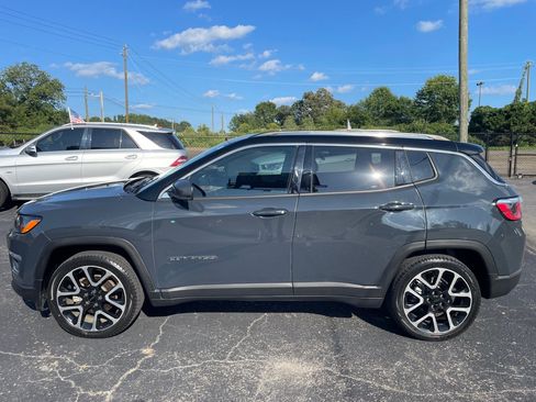 Used 2018 Jeep Compass Limited w/ Navigation Group FWD image 3