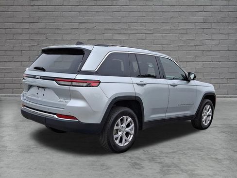 Used 2022 Jeep Grand Cherokee Limited AWD/4WD image 12