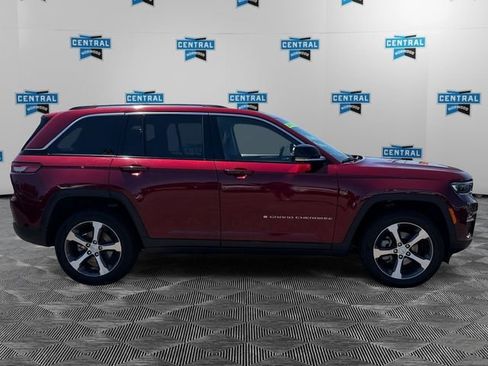 Certified 2023 Jeep Grand Cherokee Limited w/ Luxury Tech Group II AWD/4WD image 7