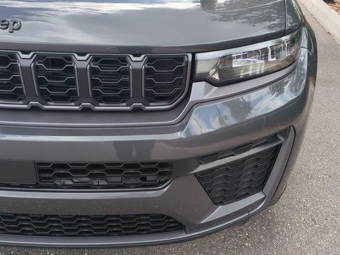 New 2026 Jeep Grand Cherokee Altitude AWD/4WD image 11