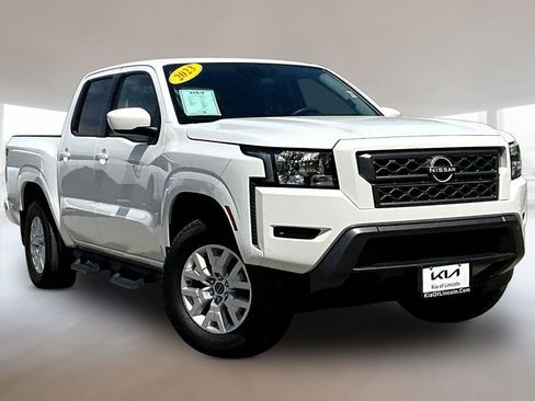 Used 2023 Nissan Frontier SV w/ Tow Package AWD/4WD image 3